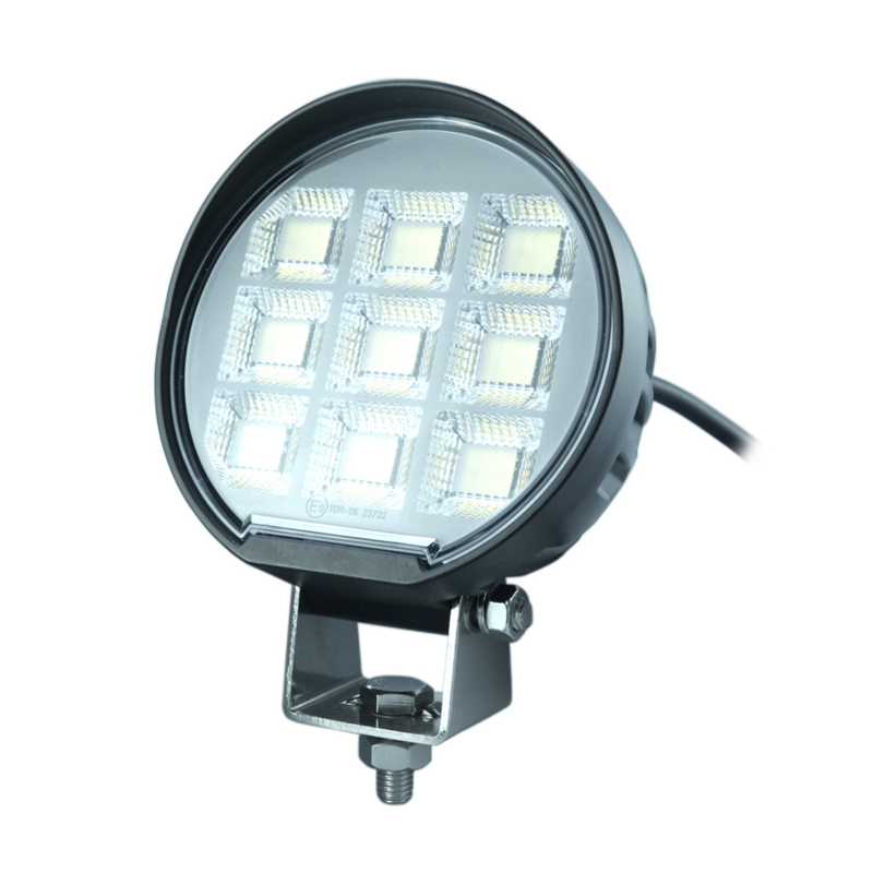 Faro lavoro LED 10-30V DC, 144W, 11520 LM. Fascio di luce ampio, 144 LED