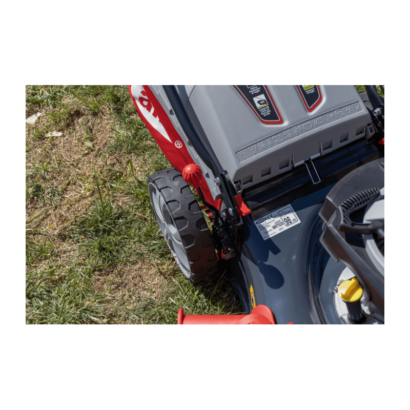 RASAERBA A TRAZIONE NRT 525