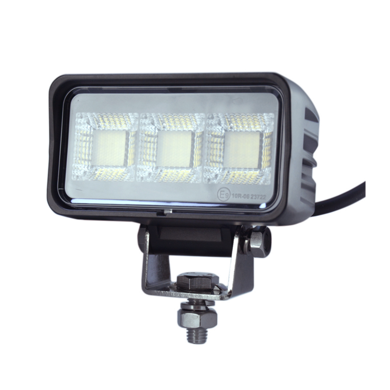 Faro lavoro LED 10-30V DC, 60W, 4620 LM. Fascio di luce ampio, 60 LED