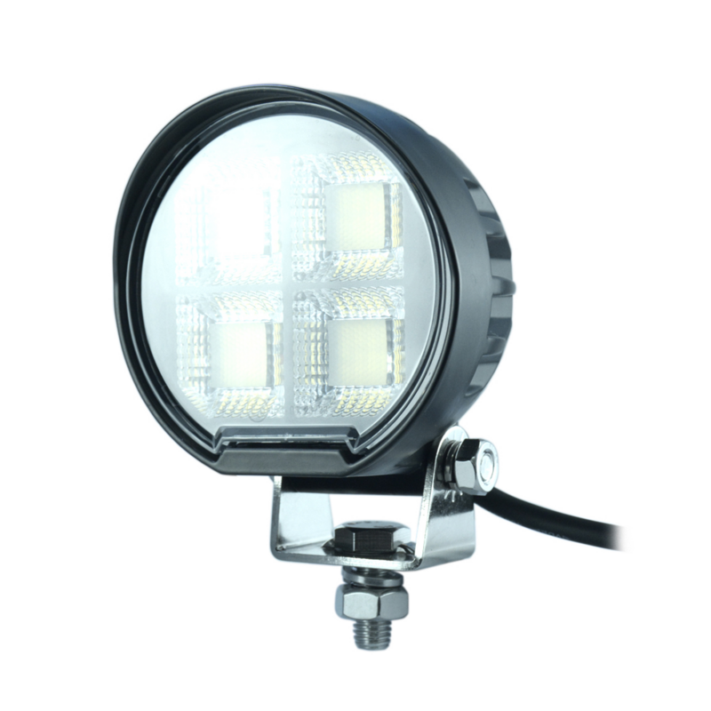 Faro lavoro LED 10-30V DC, 80W, 6400 LM. Fascio di luce ampio, 80 LED